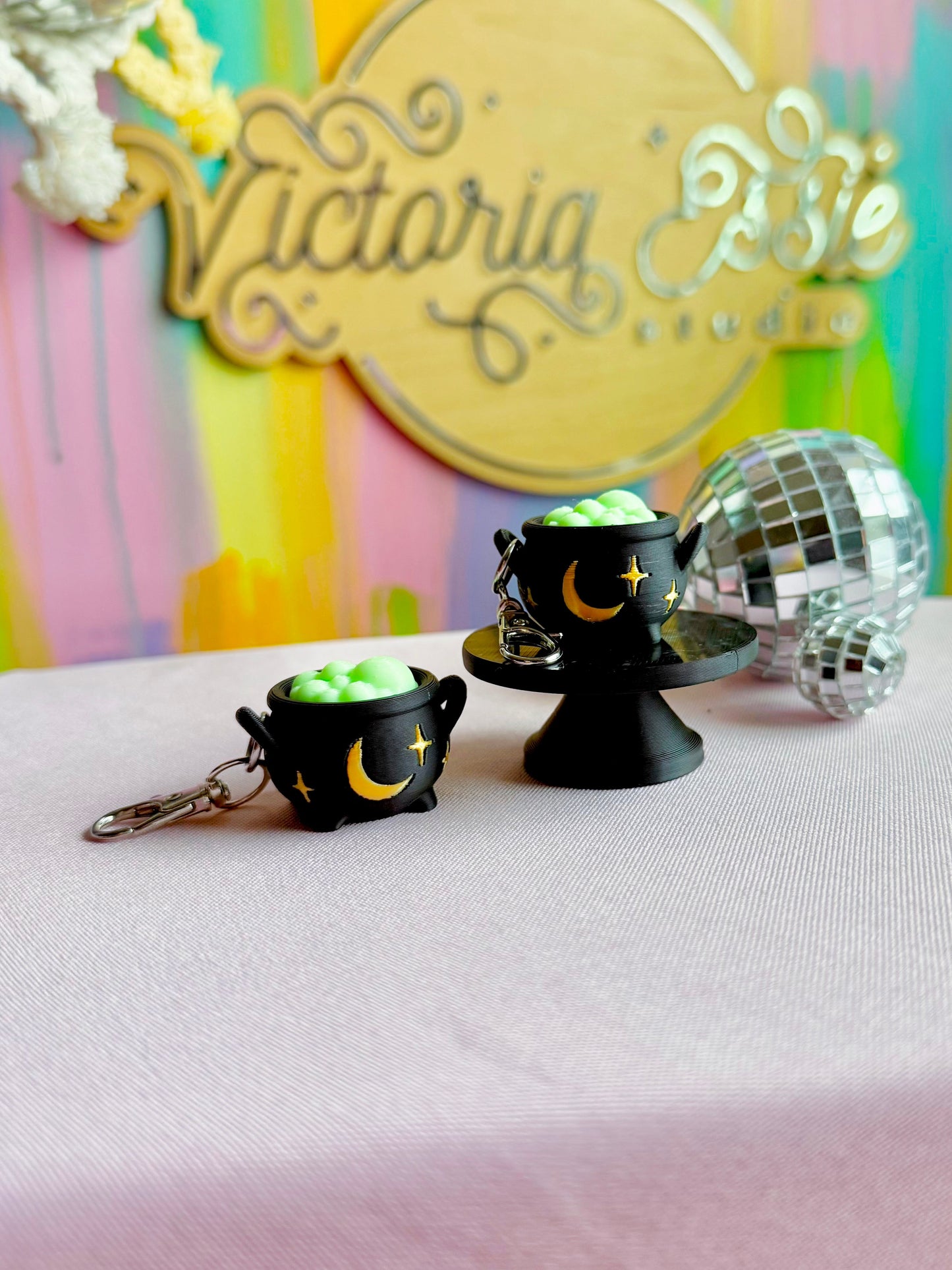 Cauldron Clicker Keychain (glow in the dark) (restock 5/27)