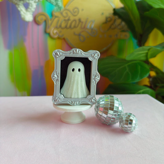 Ghost Picture Frame Clicker