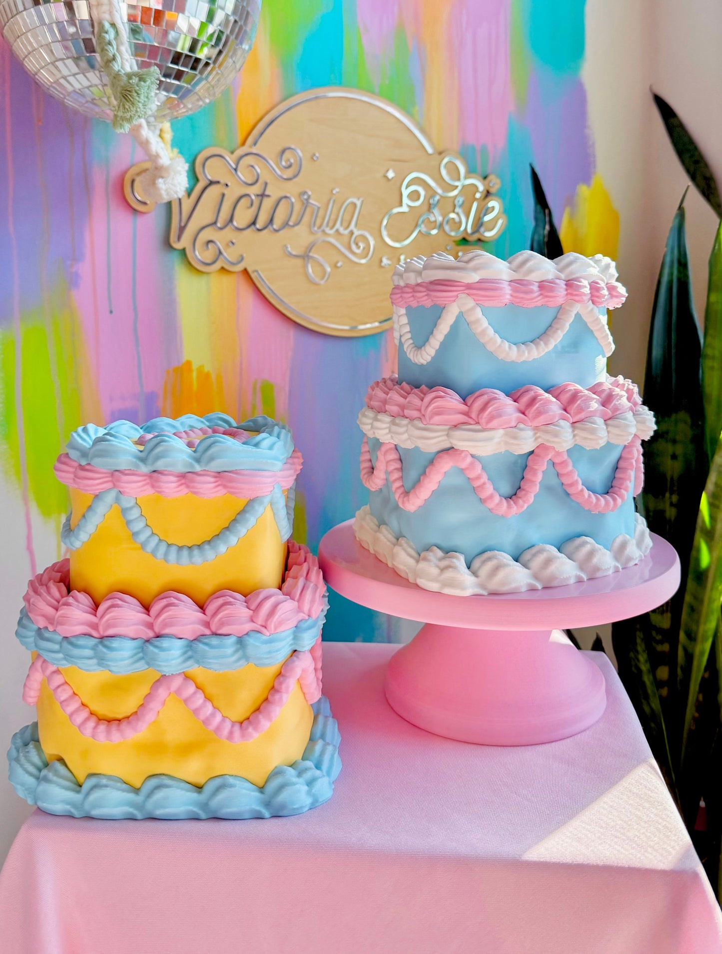 Life Sized 10.75" x 8" Decorative Cake with Stand Clicker