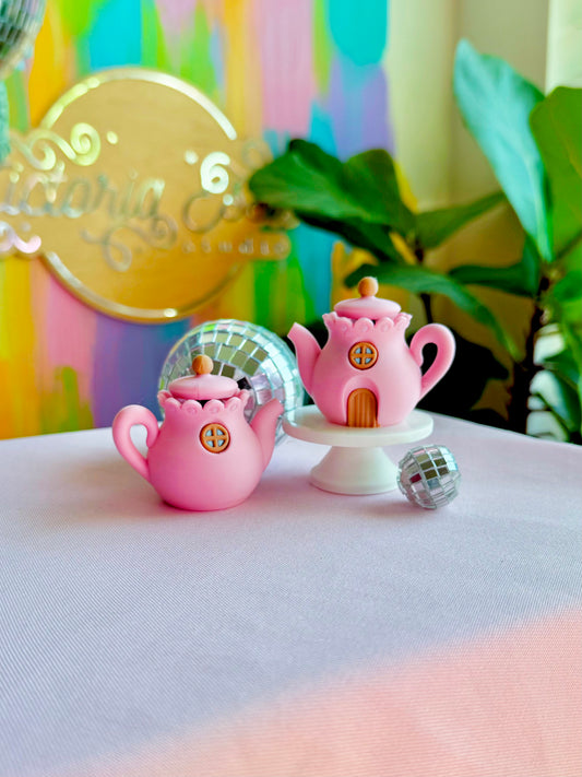 Cottage Teapot Clicker