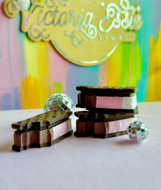 Neapolitan Ice Cream Sandwich Clicker